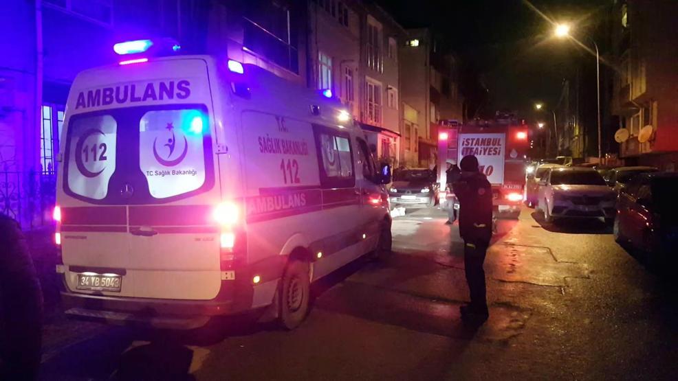 Balkondan düşerek demir korkuluklara saplandı