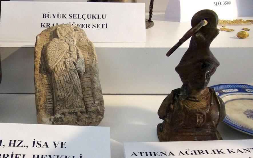 Hepsi de saray ve müzelerden kaçırılmış
