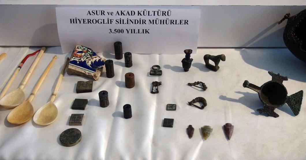 Hepsi de saray ve müzelerden kaçırılmış