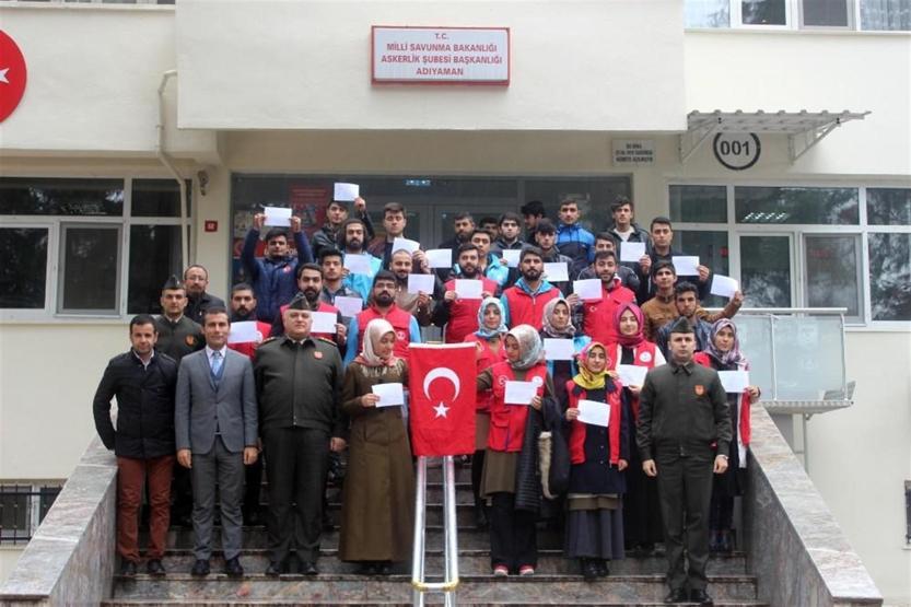 Genç kızlar Afrinde savaşmak için dilekçe verdi