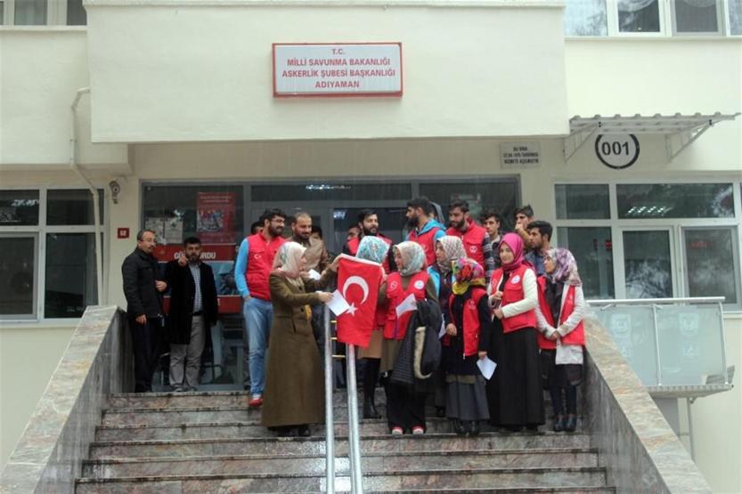 Genç kızlar Afrinde savaşmak için dilekçe verdi