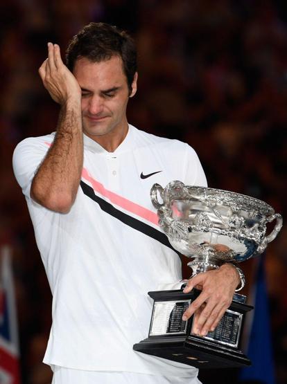 Roger Federer dakikalarca ağladı