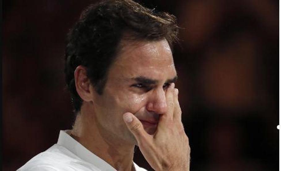 Roger Federer dakikalarca ağladı