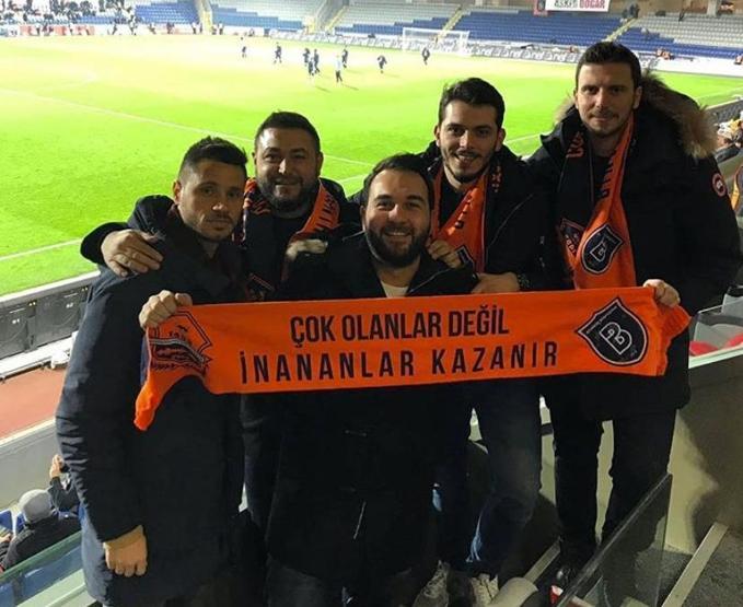 Okan Turanın atkısı tepki çekti