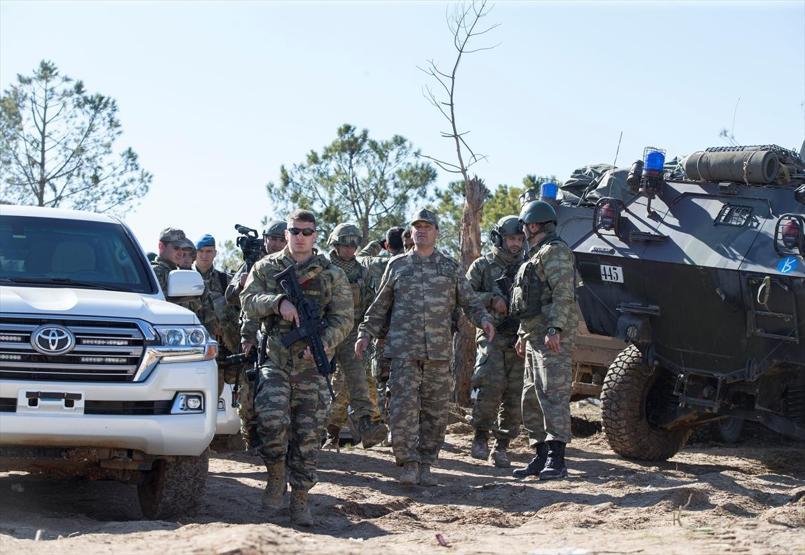 Komutanın Burseya Dağı ziyaretinde komandonun üniformasında dikkat çeken arma