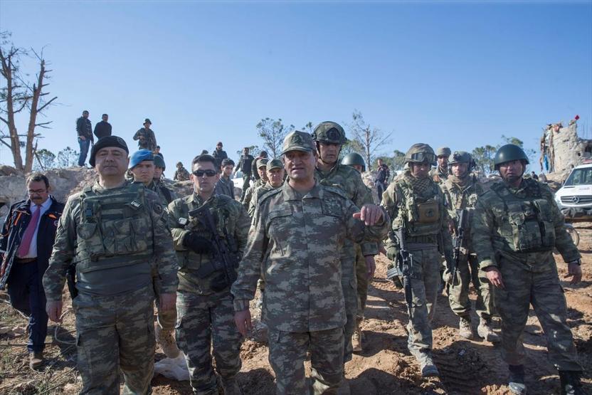 Komutanın Burseya Dağı ziyaretinde komandonun üniformasında dikkat çeken arma