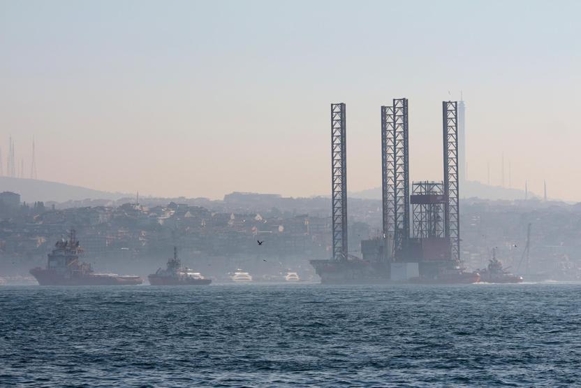 Dev platform İstanbul Boğazından geçemedi