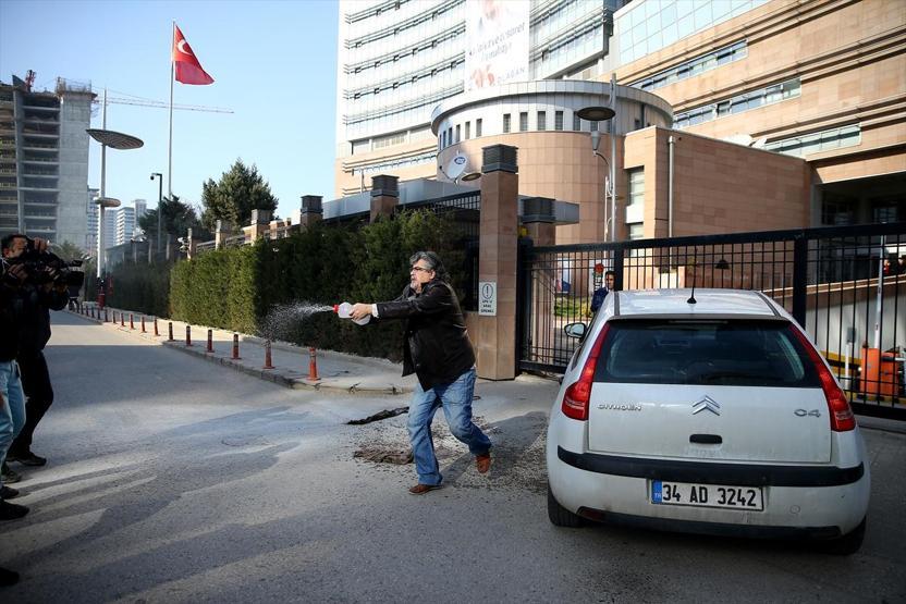CHP Genel Merkezi önünde kendini yakmaya çalıştı