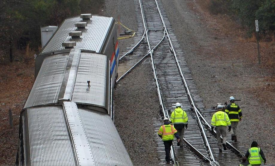 ABDde yük treni ile yolcu treni çarpıştı: 2 ölü, 70ten fazla yaralı