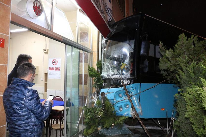 Gaz pedalı takıldı, fren patladı deniliyor ama...