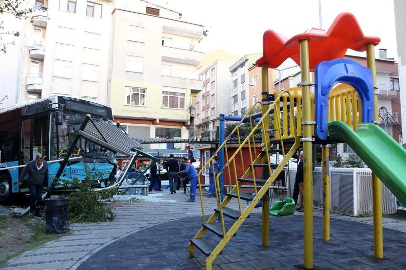 Gaz pedalı takıldı, fren patladı deniliyor ama...