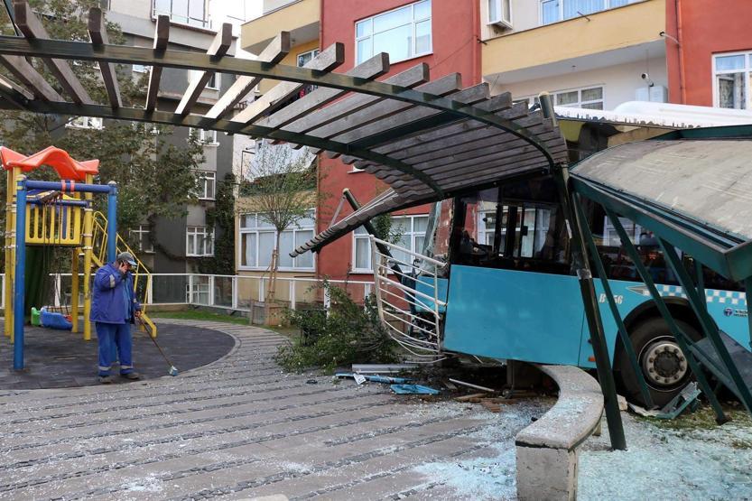 Gaz pedalı takıldı, fren patladı deniliyor ama...