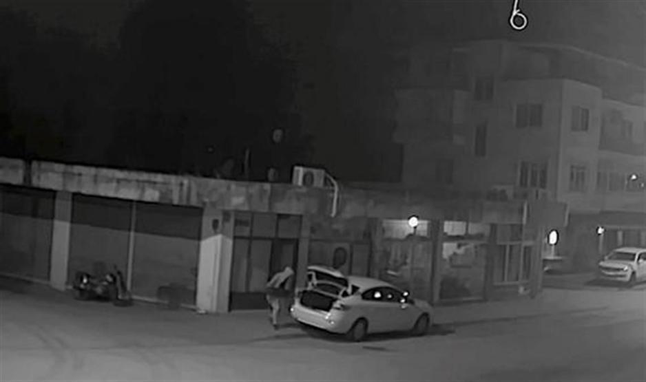Şaşkın hırsızlar kamerada