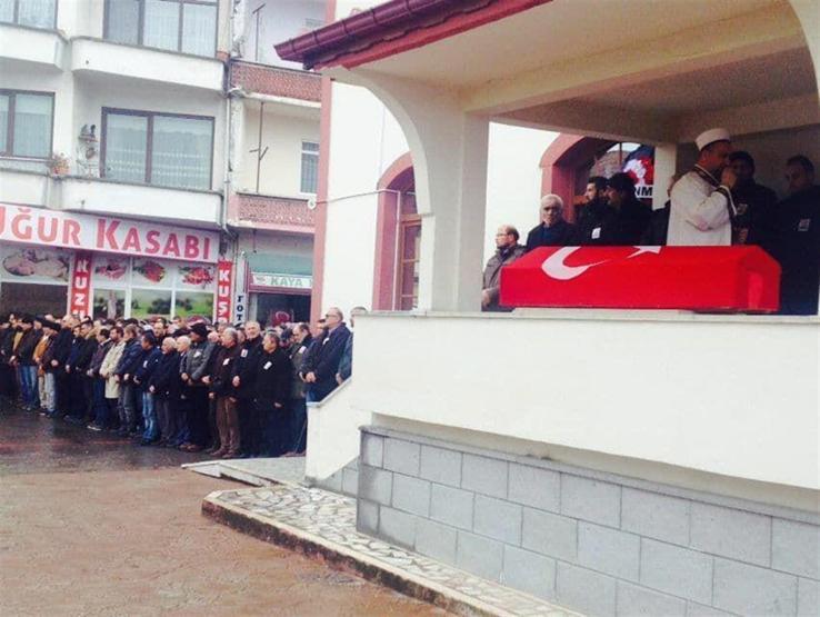 Kıbrıs gazisi toprağa verildi