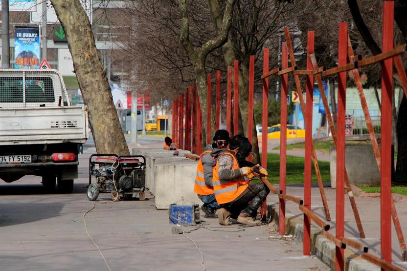Maçka Parkının bir bölümü daha kapatıldı, ağaçlar işaretlendi