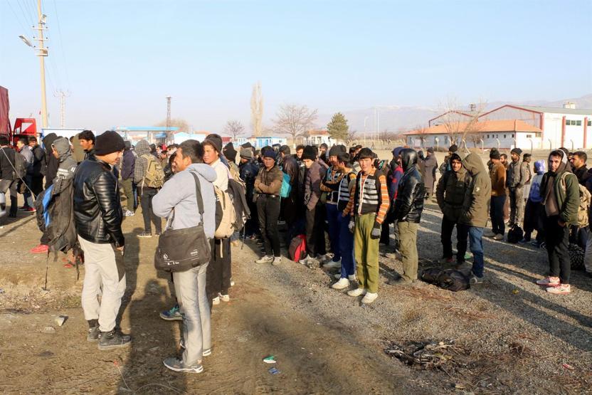 Erzincanda durdurulan kamyonda şok manzara