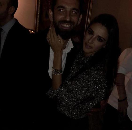 Arda Turan evlenme teklifi etti