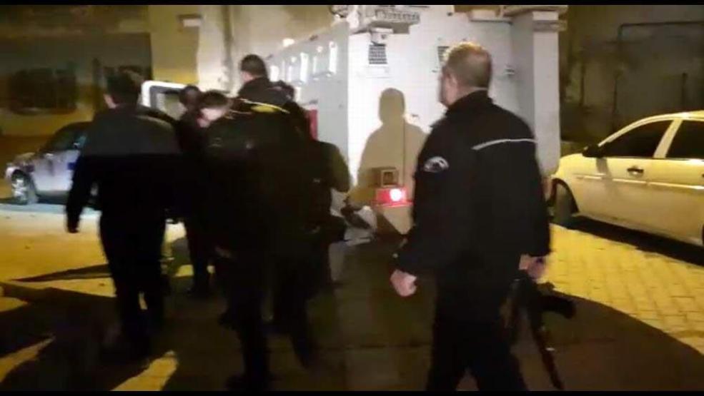 Polise maytap atan iki çocuk yakalandı