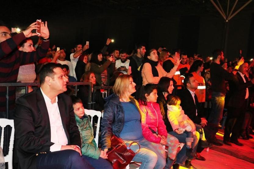 Mustafa Ceceli konserine İranlılar yoğun ilgi gösterdi