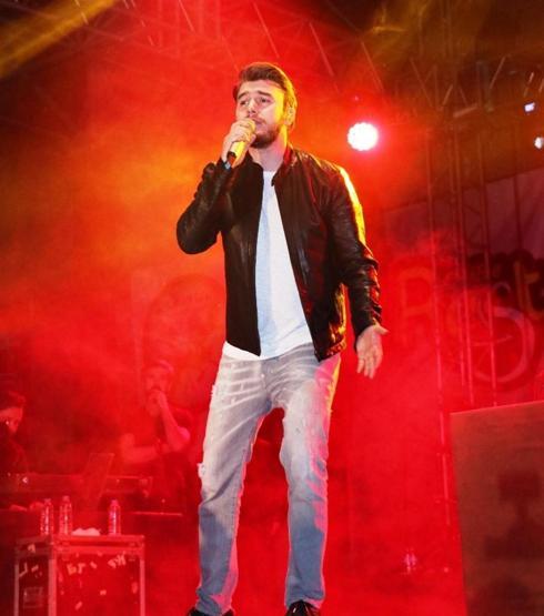 Mustafa Ceceli konserine İranlılar yoğun ilgi gösterdi