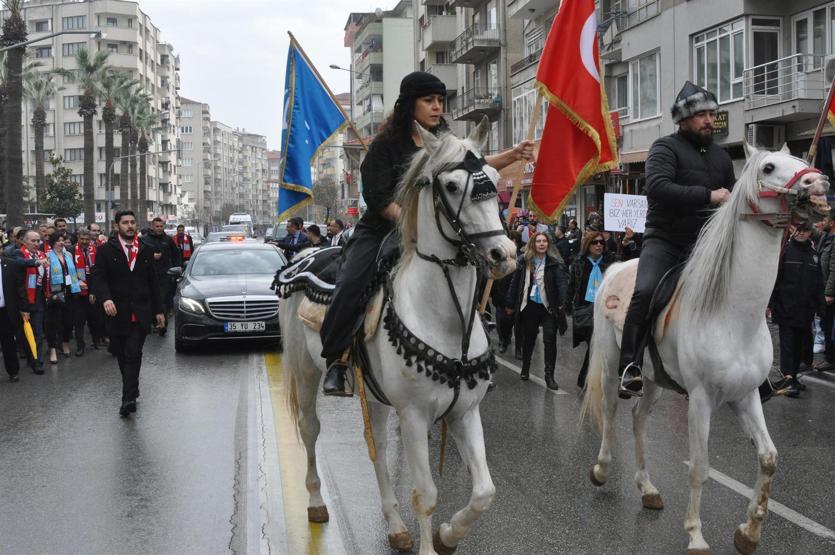 Akşeneri Denizlide atlılar karşıladı