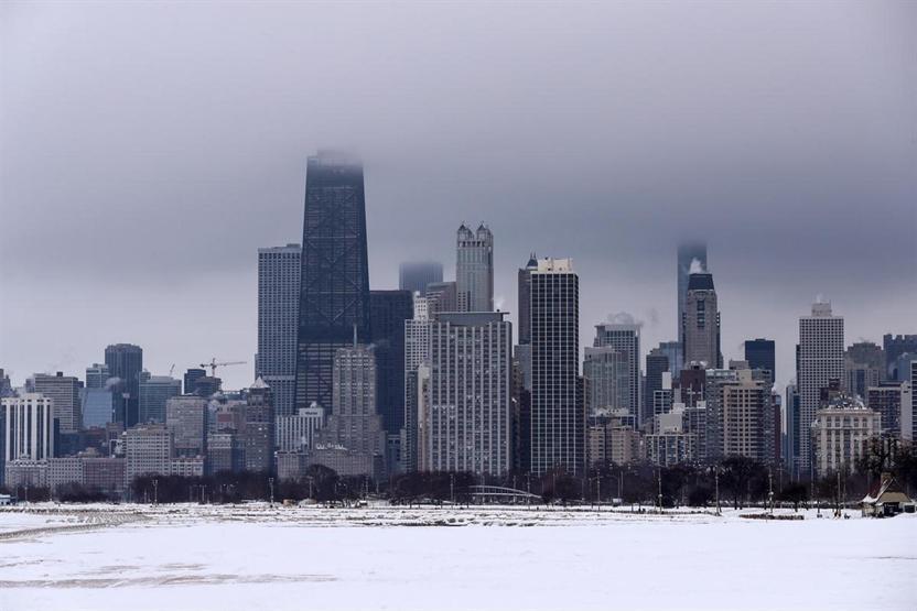 Chicagoyu vuran kar fırtınası etkili olmaya devam ediyor
