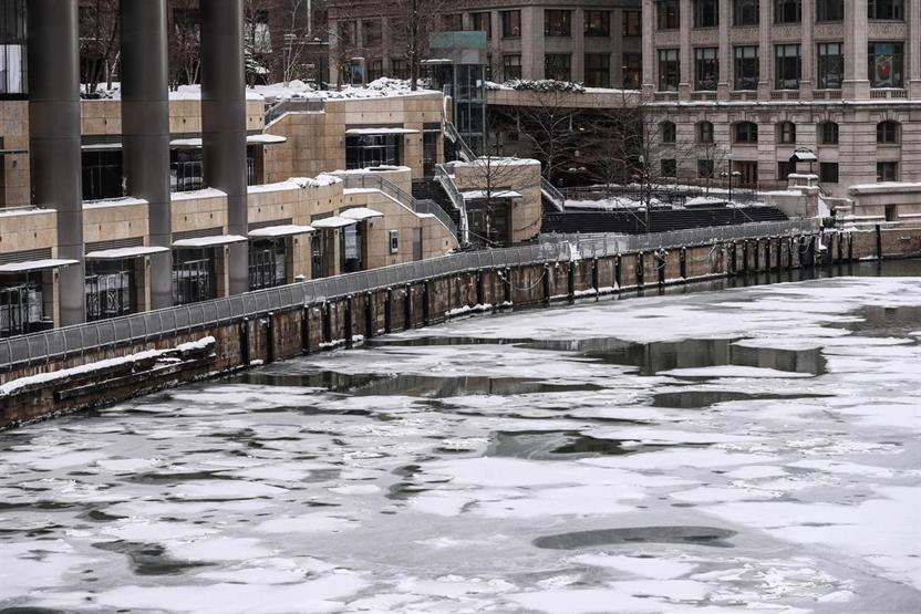 Chicagoyu vuran kar fırtınası etkili olmaya devam ediyor