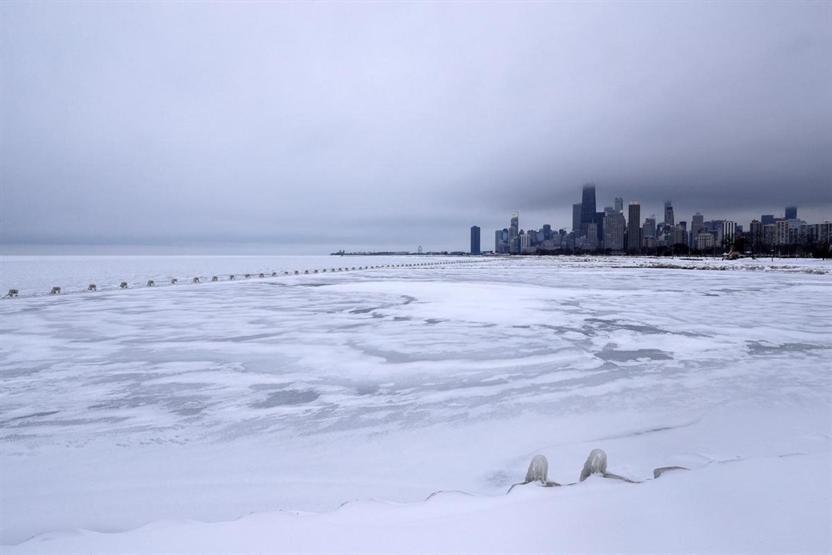 Chicagoyu vuran kar fırtınası etkili olmaya devam ediyor