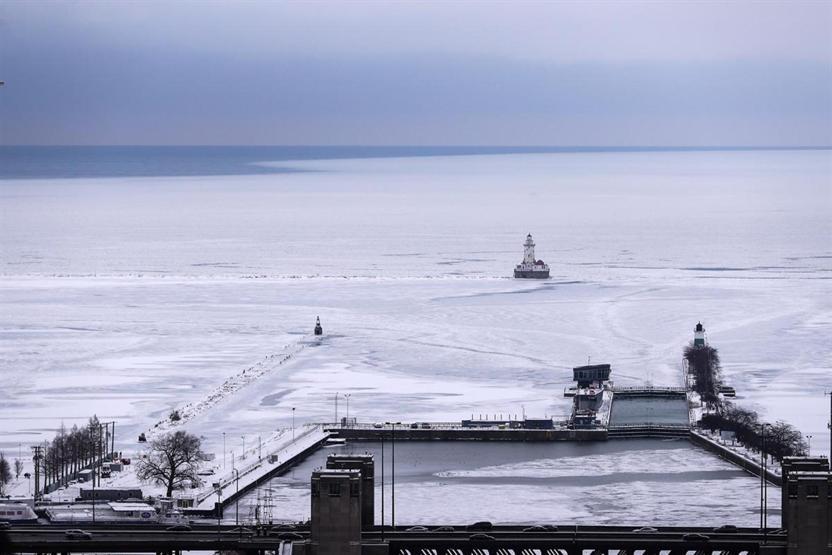 Chicagoyu vuran kar fırtınası etkili olmaya devam ediyor
