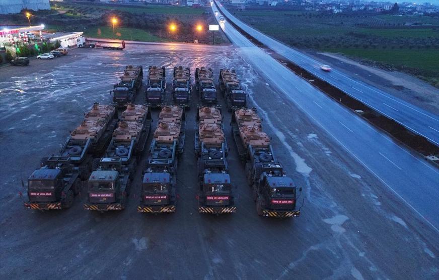 TSKdan Suriye sınırına tank ve zırhlı araç takviyesi