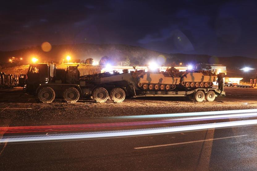 TSKdan Suriye sınırına tank ve zırhlı araç takviyesi