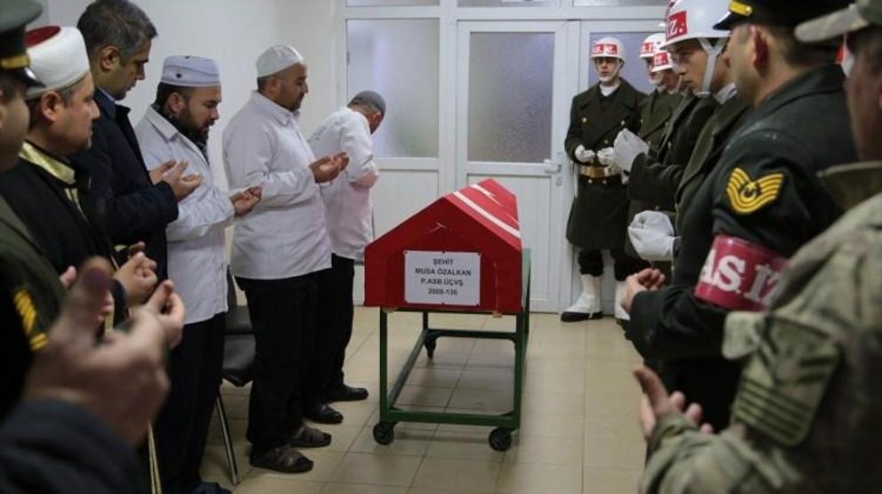 Şehide haciz gönderen avukatın bürosuna saldırı