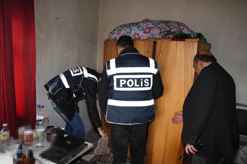 Sahte içki operasyonunda yakalandı, Günde üç şişe içiyorum dedi