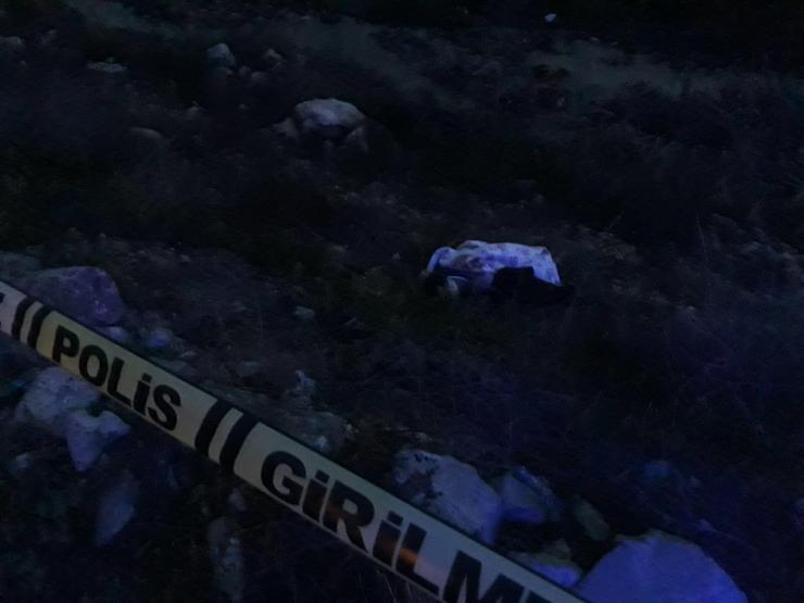 Arnavutköy’de korkunç manzara: Ağızları bantlı 1i kadın 2 ceset bulundu