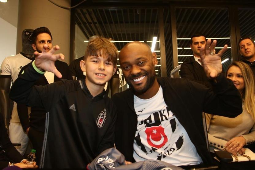 Aşk adamı Vagner Love