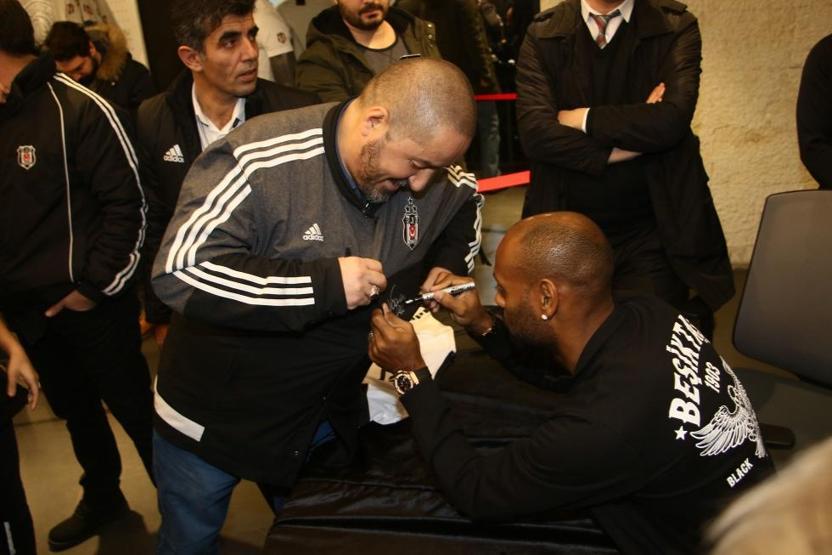 Aşk adamı Vagner Love