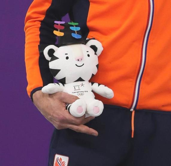 Kış Olimpiyatlarında kıskançlığın fotoğrafı çekildi