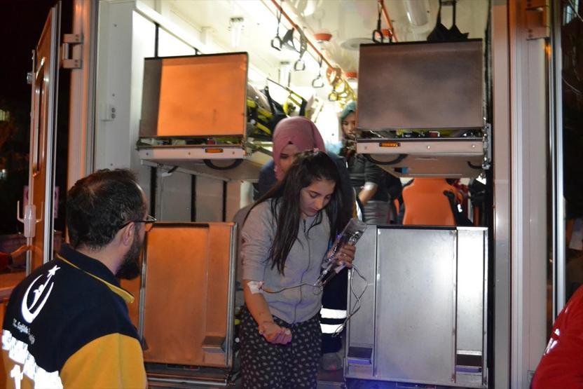 Öğrenci yurdunda yemekten zehirlenen 16 liseli hastaneye kaldırıldı