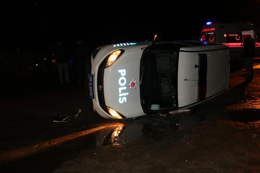 Alkollü sürücü aşırı hız yapıp polis aracına çarptı