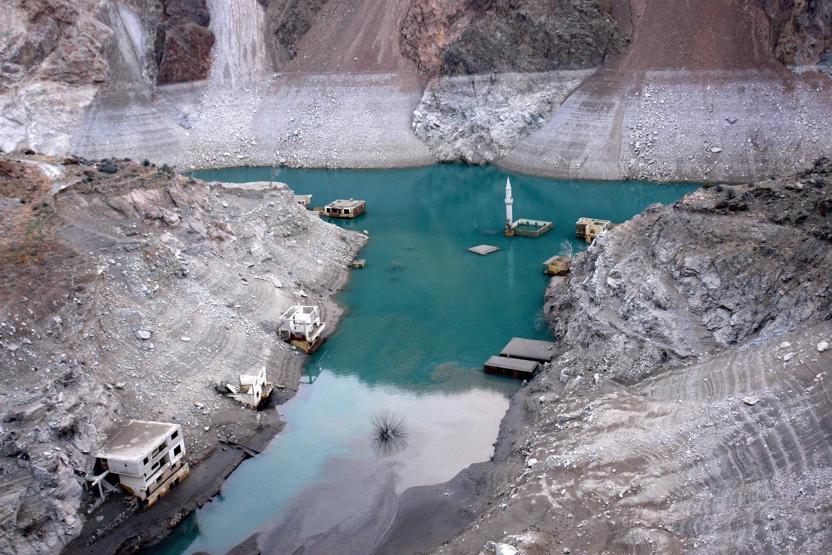 Artvin’de baraj suları çekildi, köy 5 yıl sonra ortaya çıktı