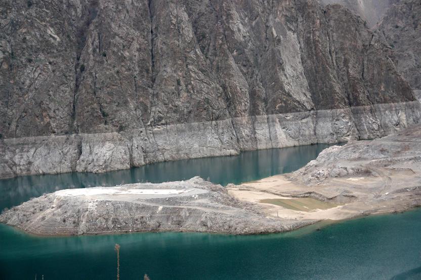 Artvin’de baraj suları çekildi, köy 5 yıl sonra ortaya çıktı