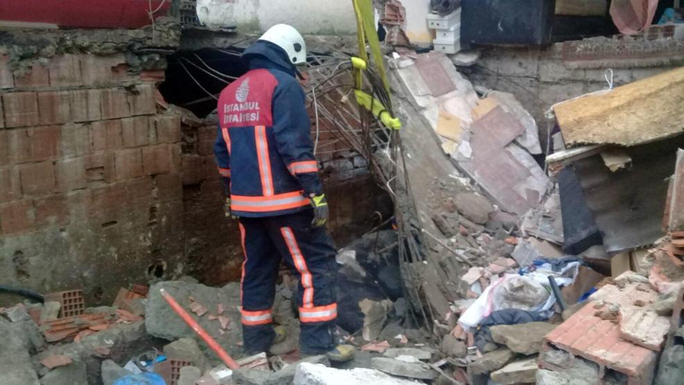 Sarıyerde ineğin üstüne balkon çöktü