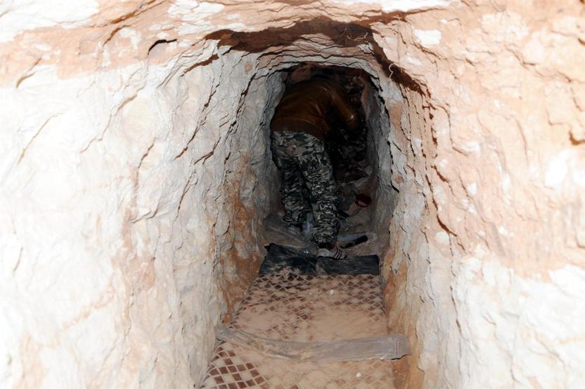 Afrin’de YPGliler Burseya Dağına kadar 5 kilometrelik hendek kazmış