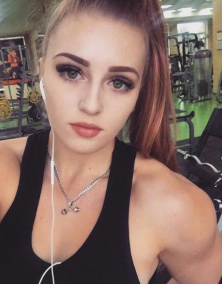 Kaslı Barbie Julia Vins