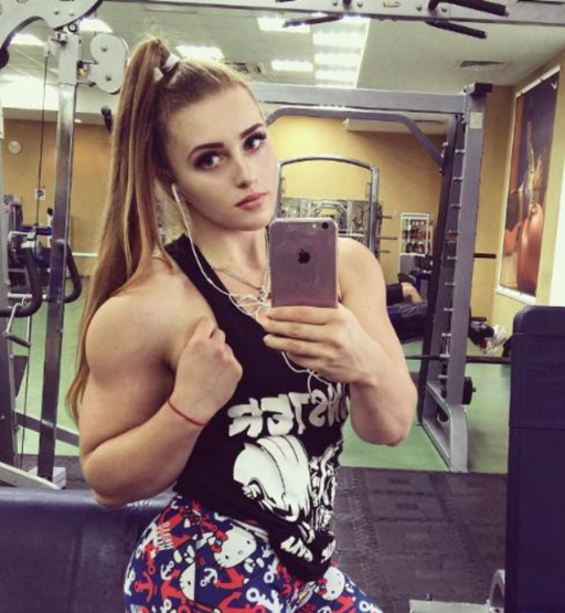 Kaslı Barbie Julia Vins