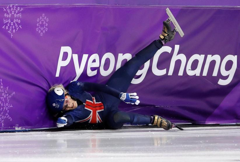 Kontrolünü kaybeden Britanyalı Elise Christie hastaneye kaldırıldı