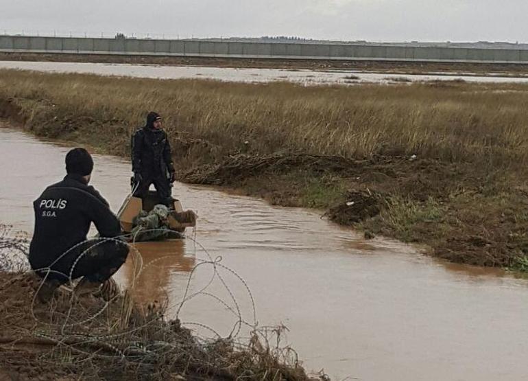 Son dakika... Akçakalede zırhlı araç sele kapıldı: 2 asker kayıp