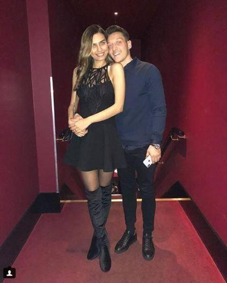 Amine Gülşeden Mesut için Galatasaray mesajı
