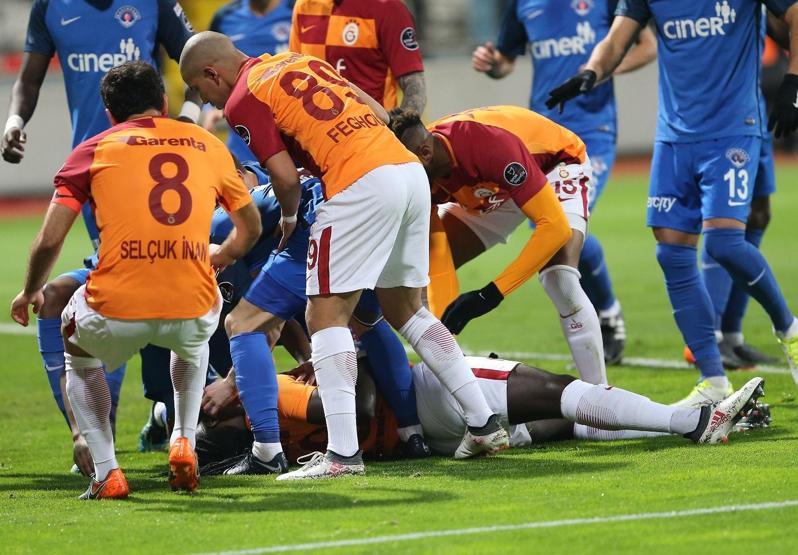 Bafetimbi Gomisin bayılması dünya basınında