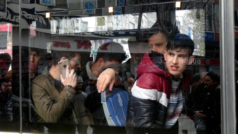 Zeytinburnunda 180 kişi gözaltına alındı